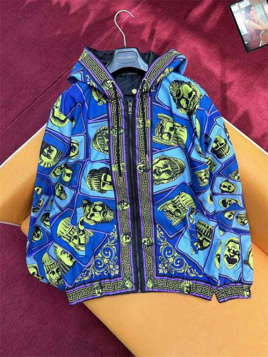 Picture of Versace Jackets _SKUVersaceM-3XL12yn7029879
